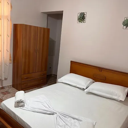 Michelle's * Polisi i Vogel